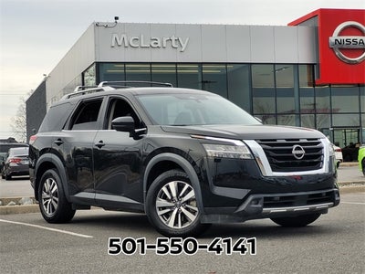 2022 Nissan Pathfinder SL