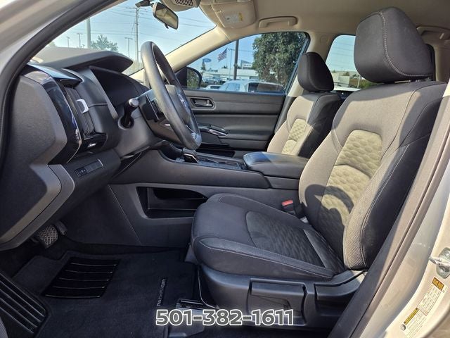 2023 Nissan Pathfinder S