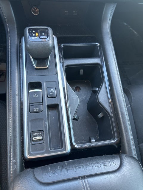 2023 Nissan Pathfinder SV