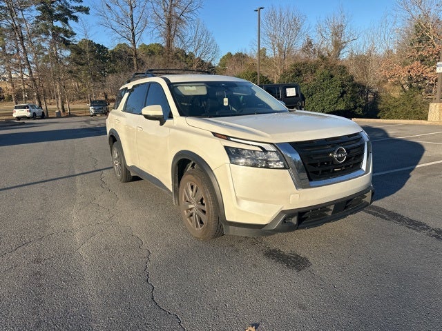 2023 Nissan Pathfinder SV