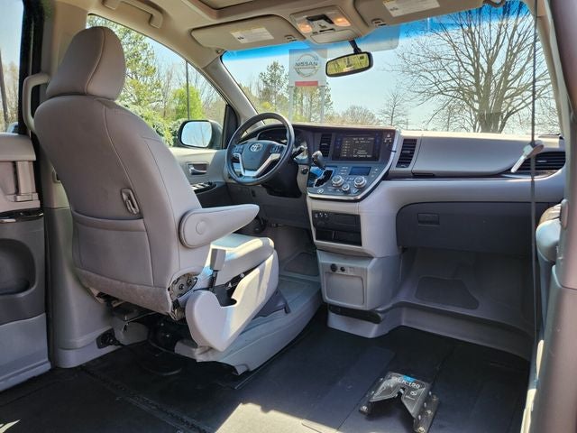 2017 Toyota Sienna L Handicap Lift Handicap Lift