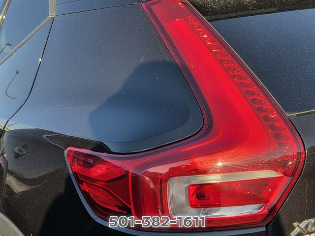 2019 Volvo XC40 Momentum