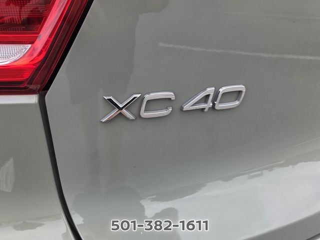 2024 Volvo XC40 B5 Plus Dark Theme