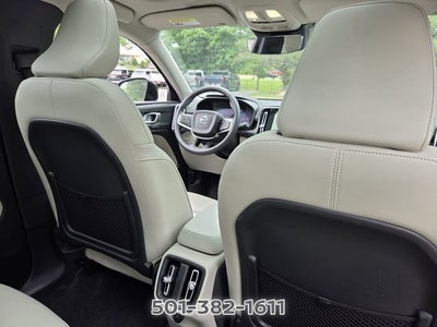 2024 Volvo XC40 B5 Plus Dark Theme