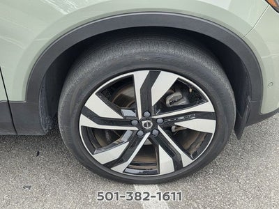2024 Volvo XC40 B5 Plus Dark Theme