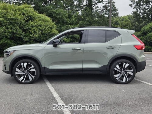 2024 Volvo XC40 B5 Plus Dark Theme