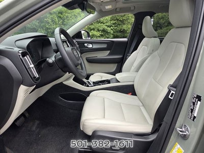 2024 Volvo XC40 B5 Plus Dark Theme