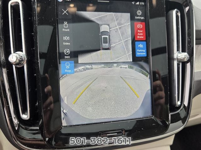 2024 Volvo XC40 B5 Plus Dark Theme