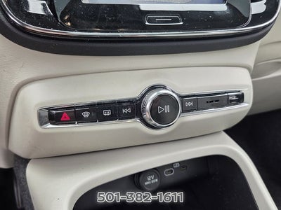 2024 Volvo XC40 B5 Plus Dark Theme