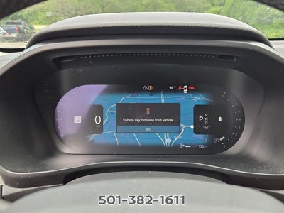 2024 Volvo XC40 B5 Plus Dark Theme