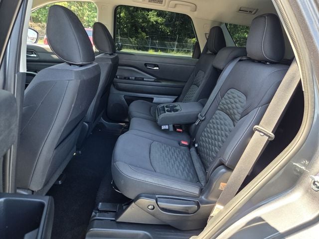 2022 Nissan Pathfinder S