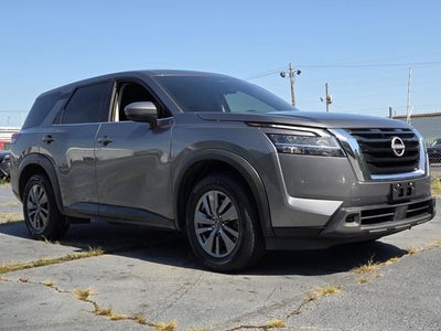 2022 Nissan Pathfinder S