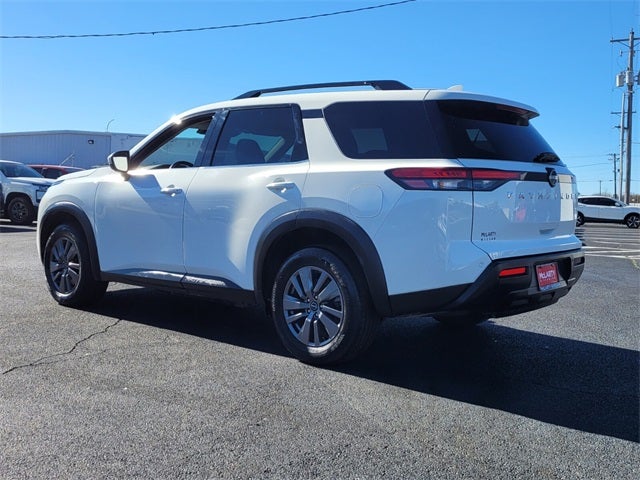 2025 Nissan Pathfinder SV