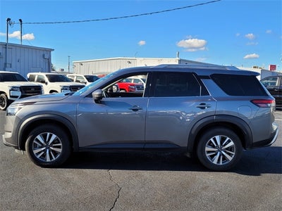 2025 Nissan Pathfinder SL