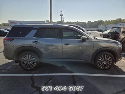 2024 Nissan Pathfinder SL