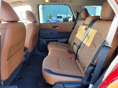 2025 Nissan Pathfinder Platinum