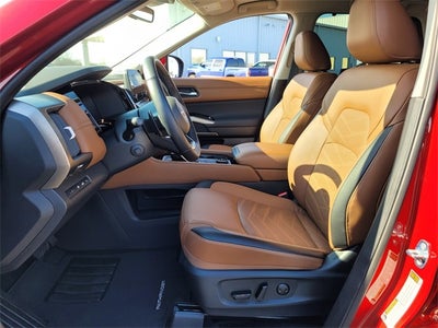 2025 Nissan Pathfinder Platinum