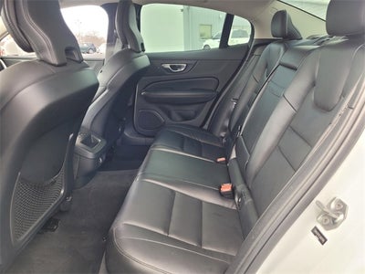 2020 Volvo S60 T6 Momentum