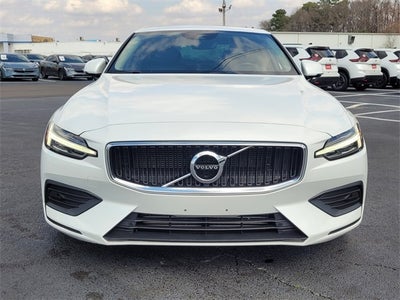 2020 Volvo S60 T6 Momentum
