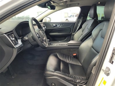 2020 Volvo S60 T6 Momentum