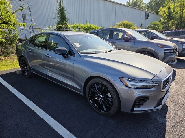 2019 Volvo S60 Hybrid T8 R-Design