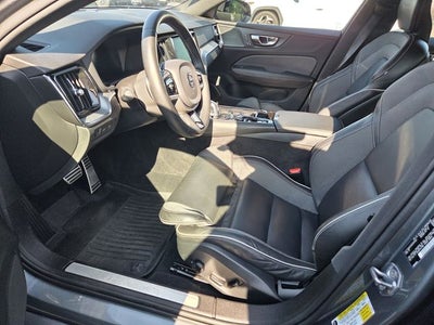 2019 Volvo S60 Hybrid T8 R-Design