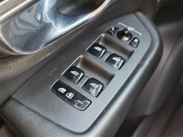 2019 Volvo XC90 T5 Momentum