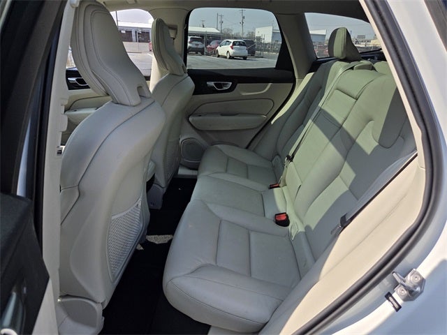 2021 Volvo XC60 T5 Momentum