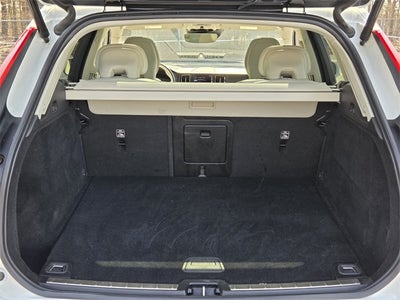 2021 Volvo XC60 T5 Momentum