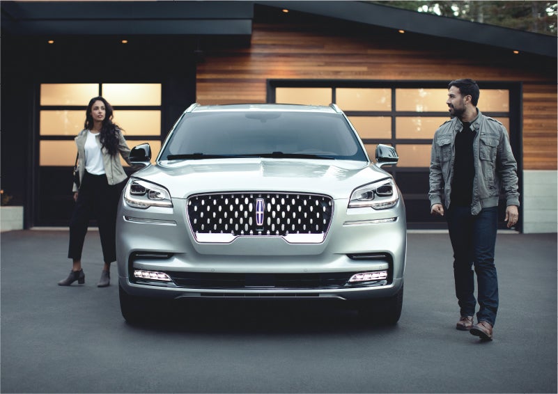 The sparkling grille of the 2023 Lincoln Aviator® Grand Touring model | Mark McLarty Lincoln in North Little Rock AR
