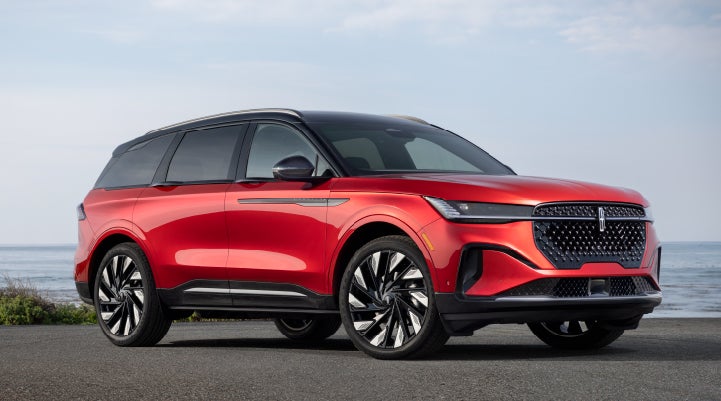 A 2024 Lincoln Nautilus® Reserve model is shown with the stylish available Jet Appearance Package. | Mark McLarty Lincoln in North Little Rock AR