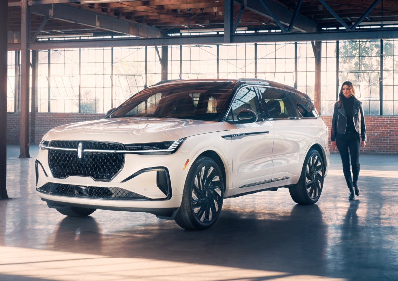 A person approaches a 2024 Lincoln Nautilus® SUV. | Mark McLarty Lincoln in North Little Rock AR
