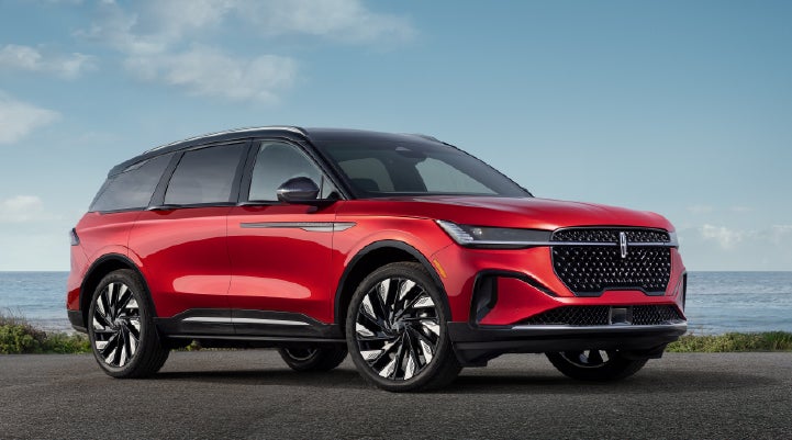 A 2025 Lincoln Nautilus® Reserve model is shown with the stylish available Jet Appearance Package. | Mark McLarty Lincoln in North Little Rock AR