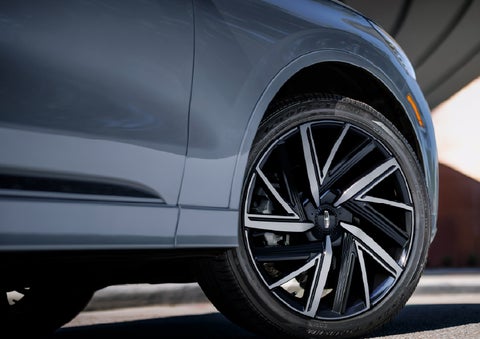 The wheel of the 2027 Lincoln Aviator® Black Label™ SUV is shown slightly angled out. | McLarty Lincoln in North Little Rock AR