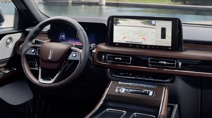 The backup camera of the 2027 Lincoln Aviator® SUV is displayed on screen. | McLarty Lincoln in North Little Rock AR